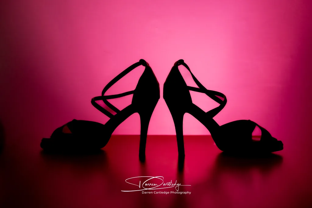 15 Must have wedding photos - Getting Ready Moments